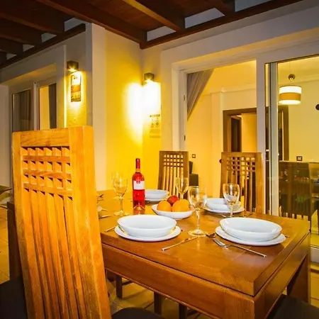 In Playa Blanca Sleeps 8 Includes Swimming Pool Air Con And Wifi 6 Βίλα