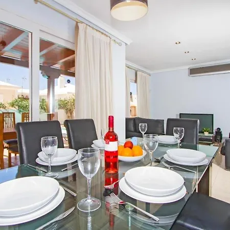 Βίλα In Playa Blanca Sleeps 8 Includes Swimming Pool Air Con And Wifi 6 Πλάγια Μπλάνκα